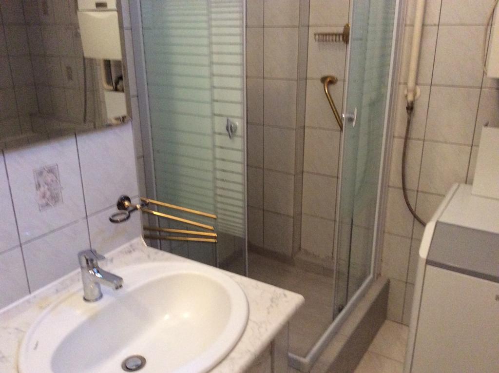 Szundi Szobak Pécs Exteriör bild